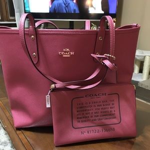 NWT Coach reversible pink and brown w makeup bag